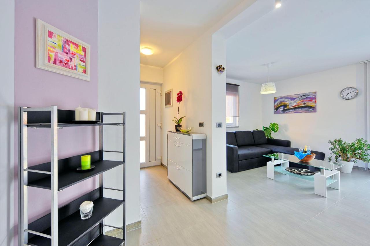 Villa With Private Pool In Village Jadreski PUY 외부 사진