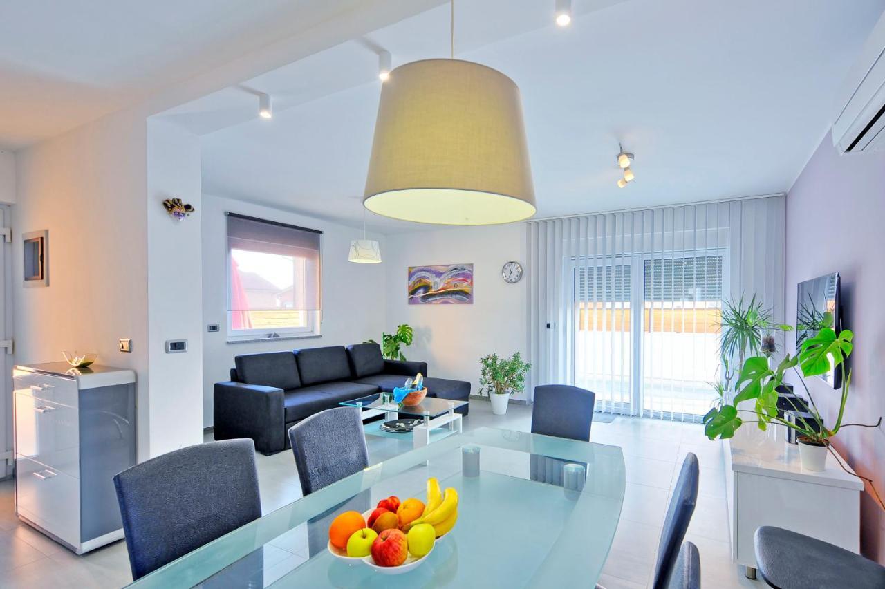 Villa With Private Pool In Village Jadreski PUY 외부 사진