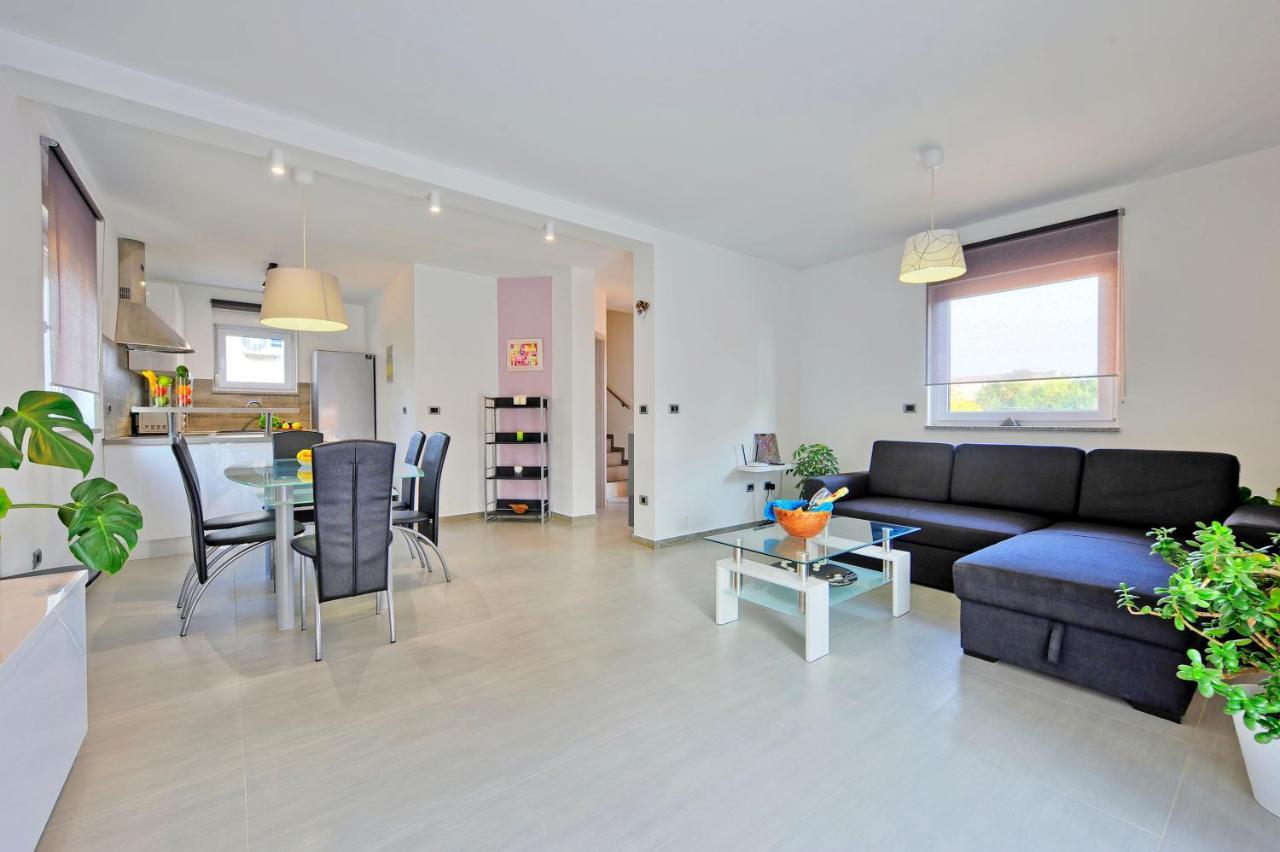 Villa With Private Pool In Village Jadreski PUY 외부 사진